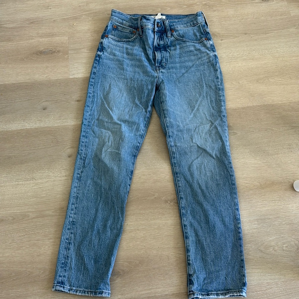 The perfect vintage Jean. No damage.